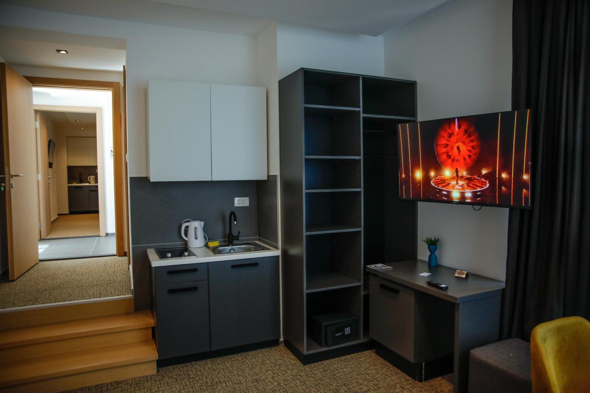 Studio Apartments Visit Point Сараево Экстерьер фото